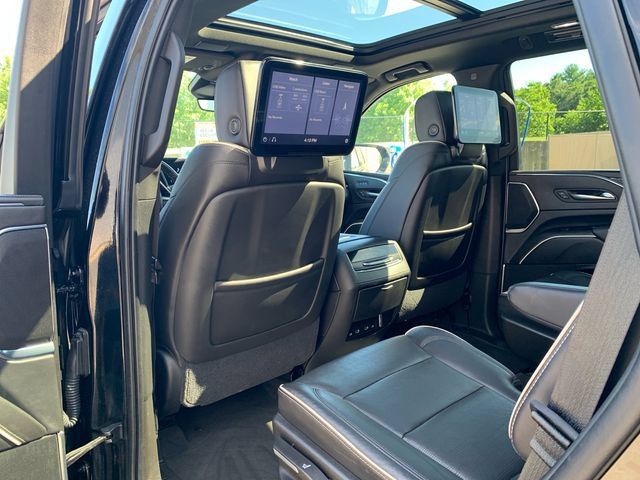 Used 2021 Cadillac Escalade Sport w/ Driver Assist Tech Package AWD/4WD image 18