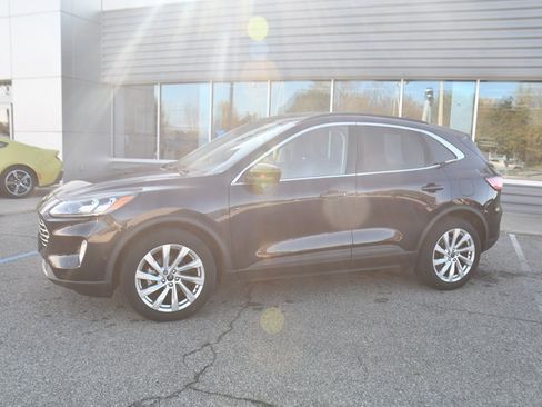 Used 2021 Ford Escape Titanium w/ Titanium Elite Package image 2