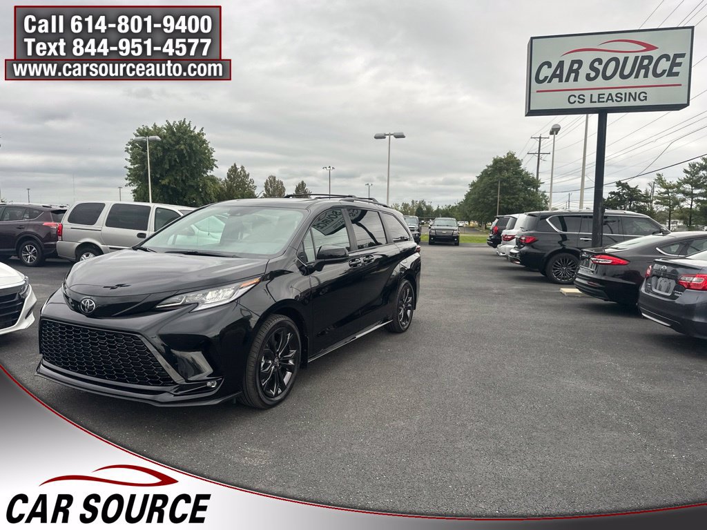 Used 2026 Toyota Sienna XSE FWD image 1