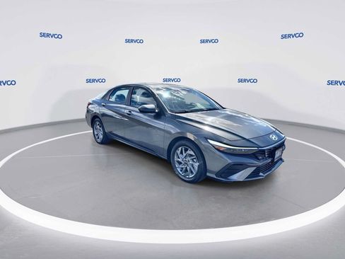 Used 2024 Hyundai Elantra SEL FWD image 2