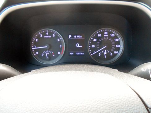 Used 2019 Hyundai Tucson SE image 16