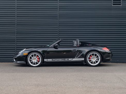 Used 2011 Porsche Boxster Spyder RWD image 2