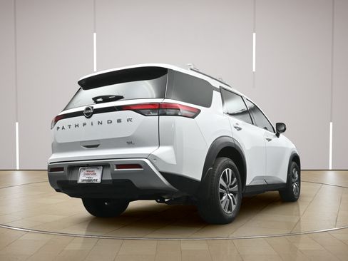 Certified 2025 Nissan Pathfinder SL FWD image 27