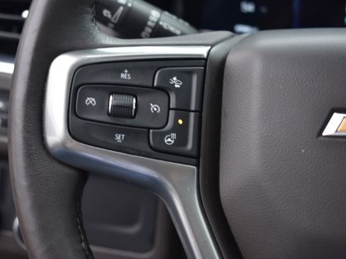 Used 2022 Chevrolet Suburban LT w/ Luxury Package image 15