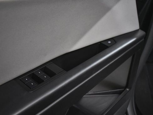 Used 2025 Tesla Cybertruck AWD Crew Cab image 11