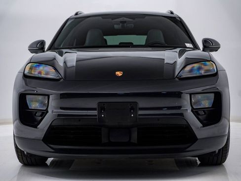 Certified 2025 Porsche Macan 4S Electric AWD/4WD image 6