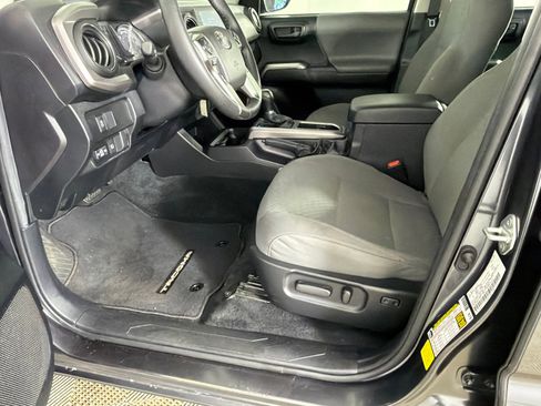 Used 2021 Toyota Tacoma SR5 RWD image 9