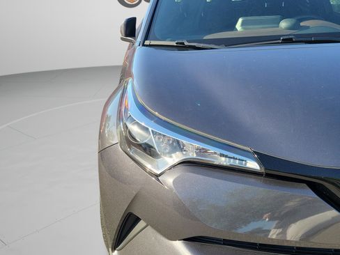 Used 2019 Toyota C-HR Limited FWD image 11