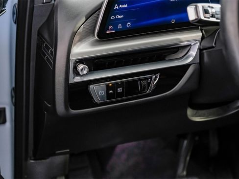 Used 2024 Cadillac Lyriq Luxury image 29