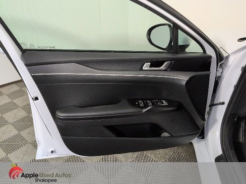 Used 2021 Kia K5 LX image 11