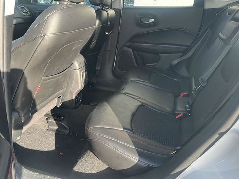 Used 2018 Jeep Compass Trailhawk w/ Cold Weather Group image 9