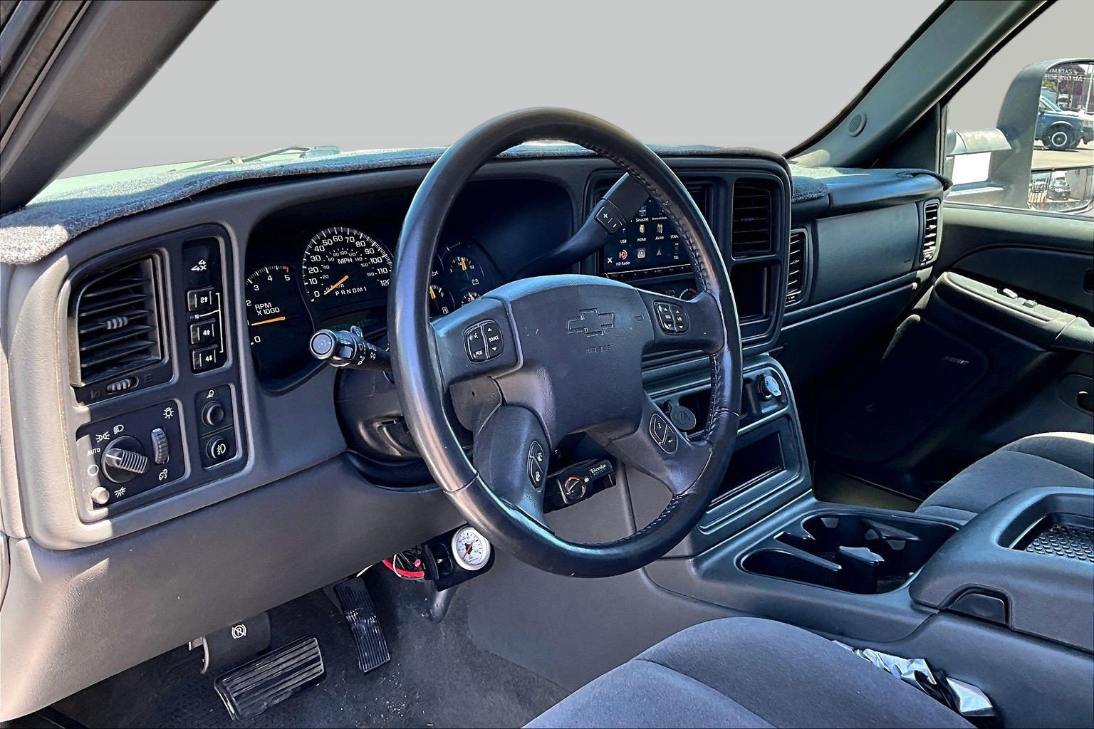 Used 2007 Chevrolet Silverado 2500 LT w/ Heavy-Duty Power Package AWD/4WD image 12