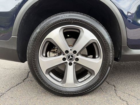 Used 2018 Mercedes-Benz GLC 300 4MATIC w/ Multimedia Package image 37