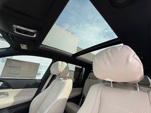 New 2026 Mercedes-Benz GLS 580 4MATIC image 31