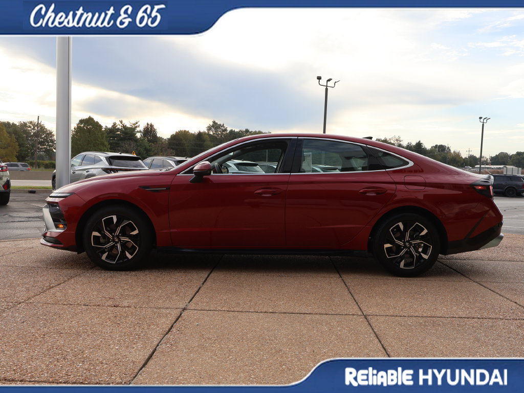 Certified 2025 Hyundai Sonata SEL FWD image 3