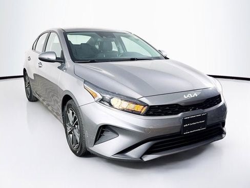 Used 2023 Kia Forte LXS w/ LXS Technology Package image 3