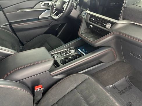 Used 2025 Ford Explorer ST AWD/4WD image 23
