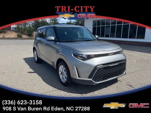 Used 2024 Kia Soul LX w/ Option Group 015 FWD image 1
