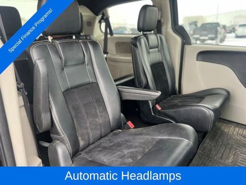 Used 2018 Dodge Grand Caravan SXT image 21