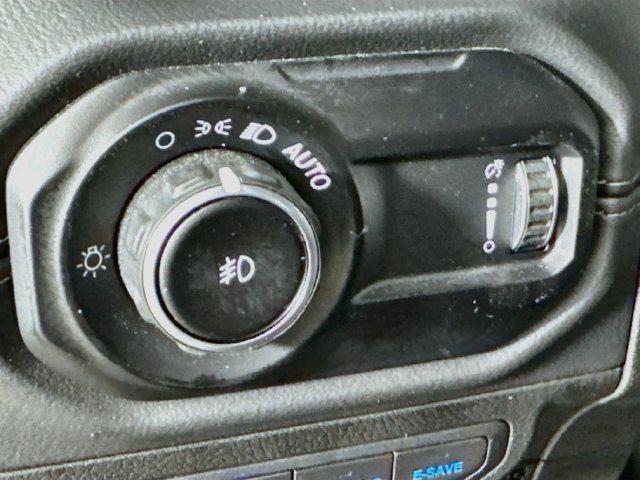 Used 2024 Jeep Wrangler Unlimited Rubicon 4xe AWD/4WD image 14