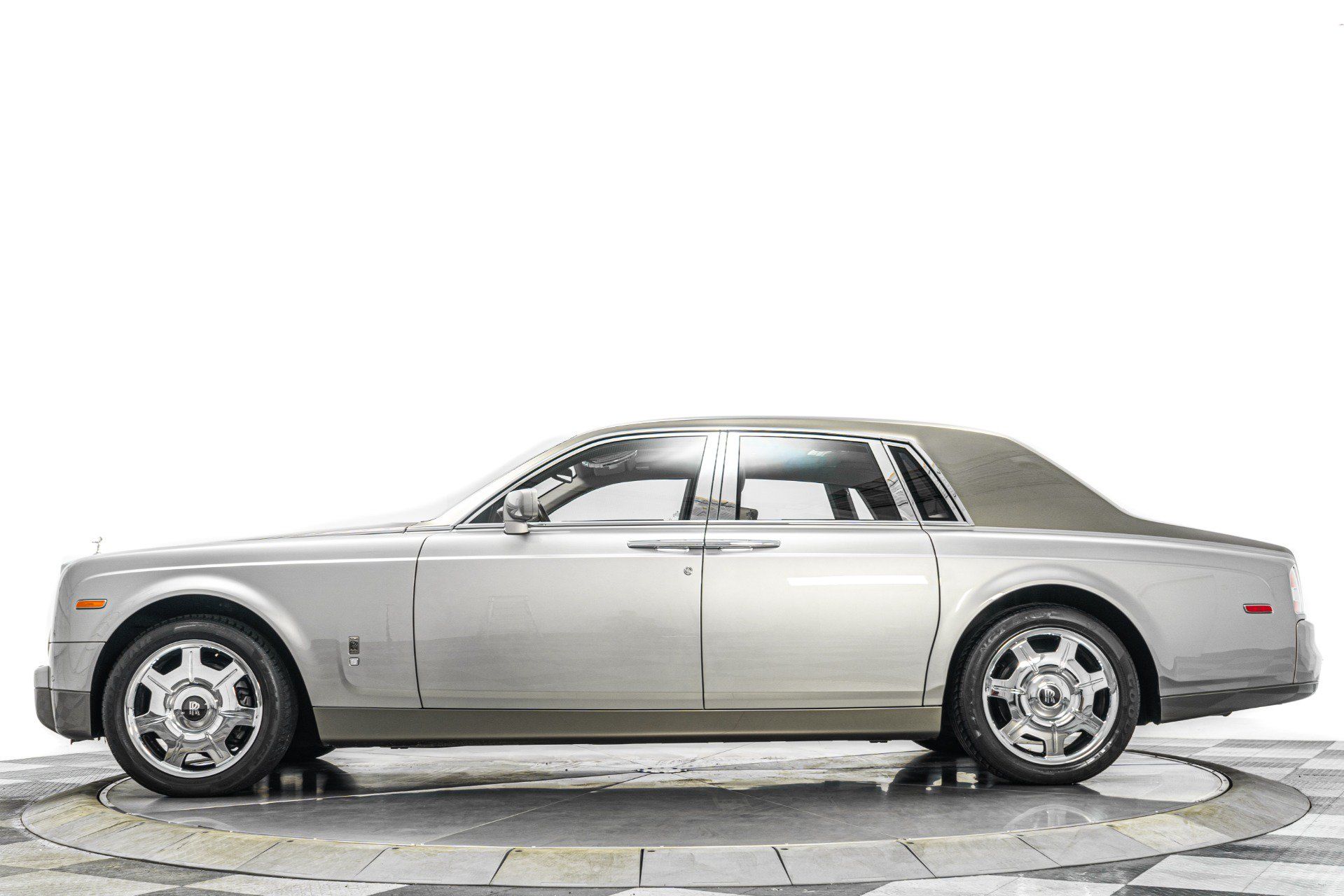 Used 2007 Rolls-Royce Phantom Sedan RWD image 6