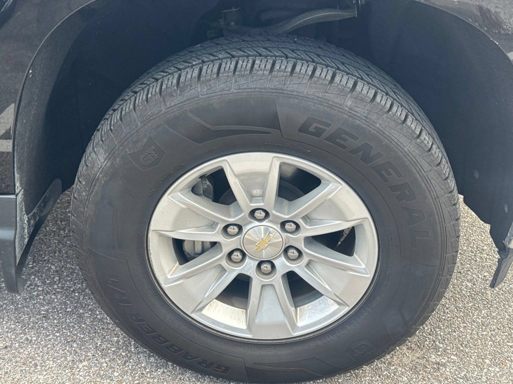 Used 2022 Chevrolet Silverado 1500 LT AWD/4WD image 8