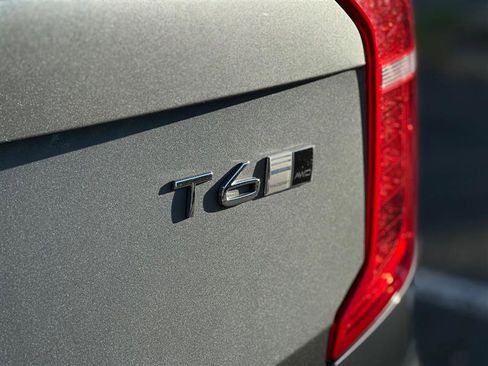 Used 2018 Volvo XC90 T6 Inscription w/ Convenience Package image 12