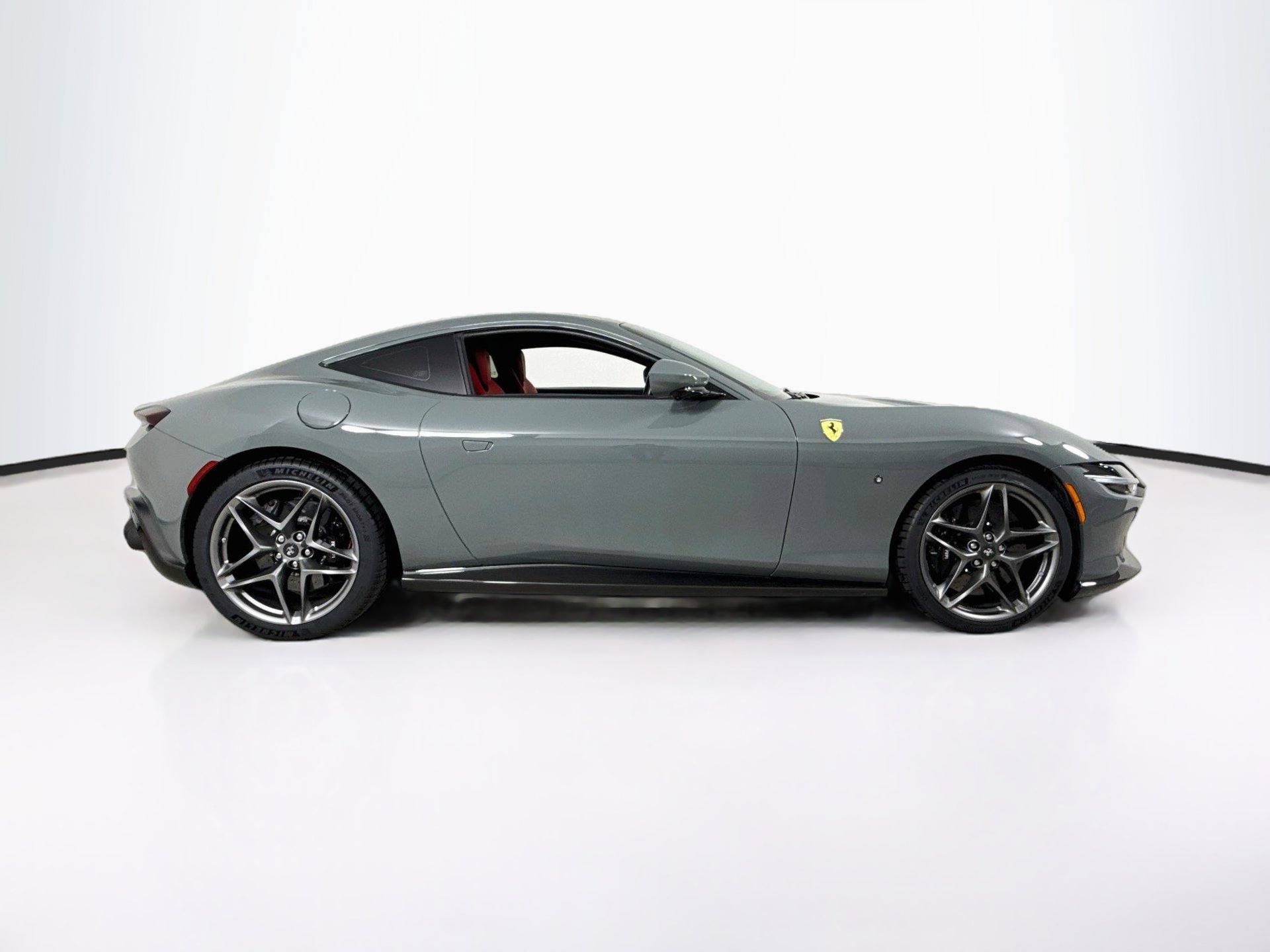 Certified 2021 Ferrari Roma RWD image 8
