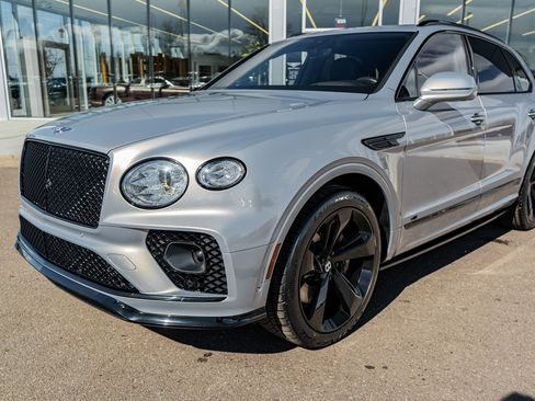 Certified 2022 Bentley Bentayga AWD/4WD image 21