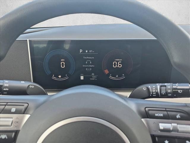 Certified 2025 Hyundai Tucson SE FWD image 11