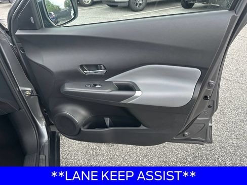 Used 2023 Nissan Kicks SR w/ SR Premium Package FWD image 16