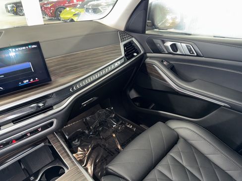 Used 2024 BMW X7 xDrive40i AWD/4WD image 31