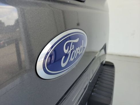 Used 2018 Ford F150 XLT w/ Equipment Group 302A Luxury RWD image 10