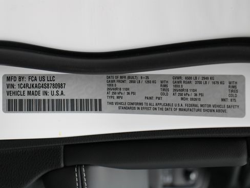 New 2025 Jeep Grand Cherokee L Laredo image 41