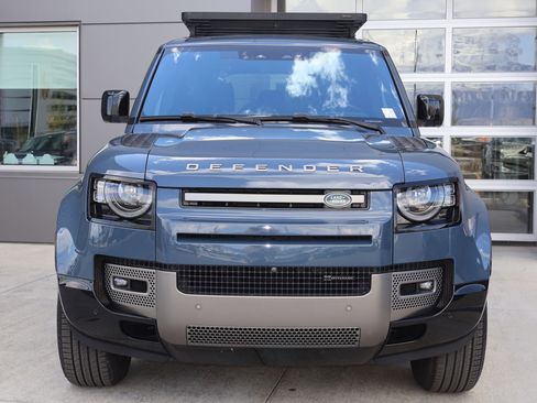 Certified 2022 Land Rover Defender 110 X-Dynamic SE AWD/4WD image 2