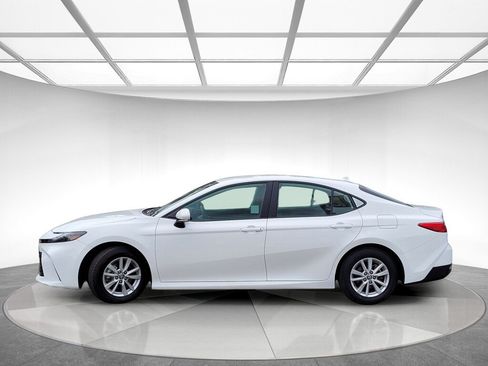 Used 2025 Toyota Camry LE FWD image 6