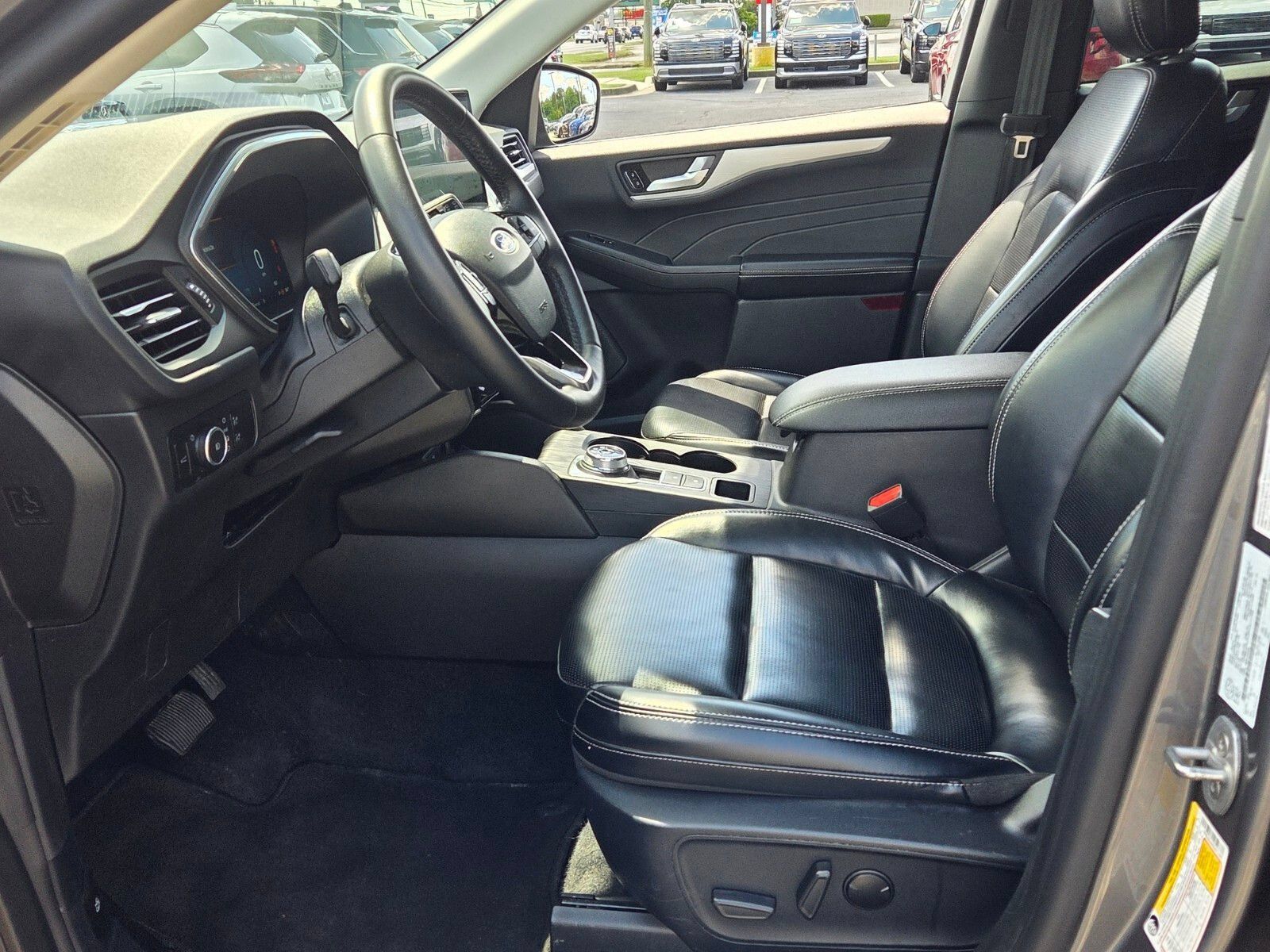 Used 2024 Ford Escape Platinum AWD/4WD image 5
