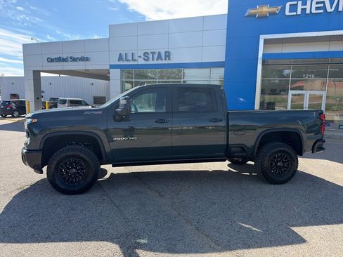 New 2026 Chevrolet Silverado 2500 ZR2 AWD/4WD image 2