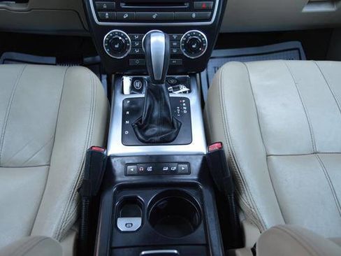 Used 2013 Land Rover LR2 HSE image 24