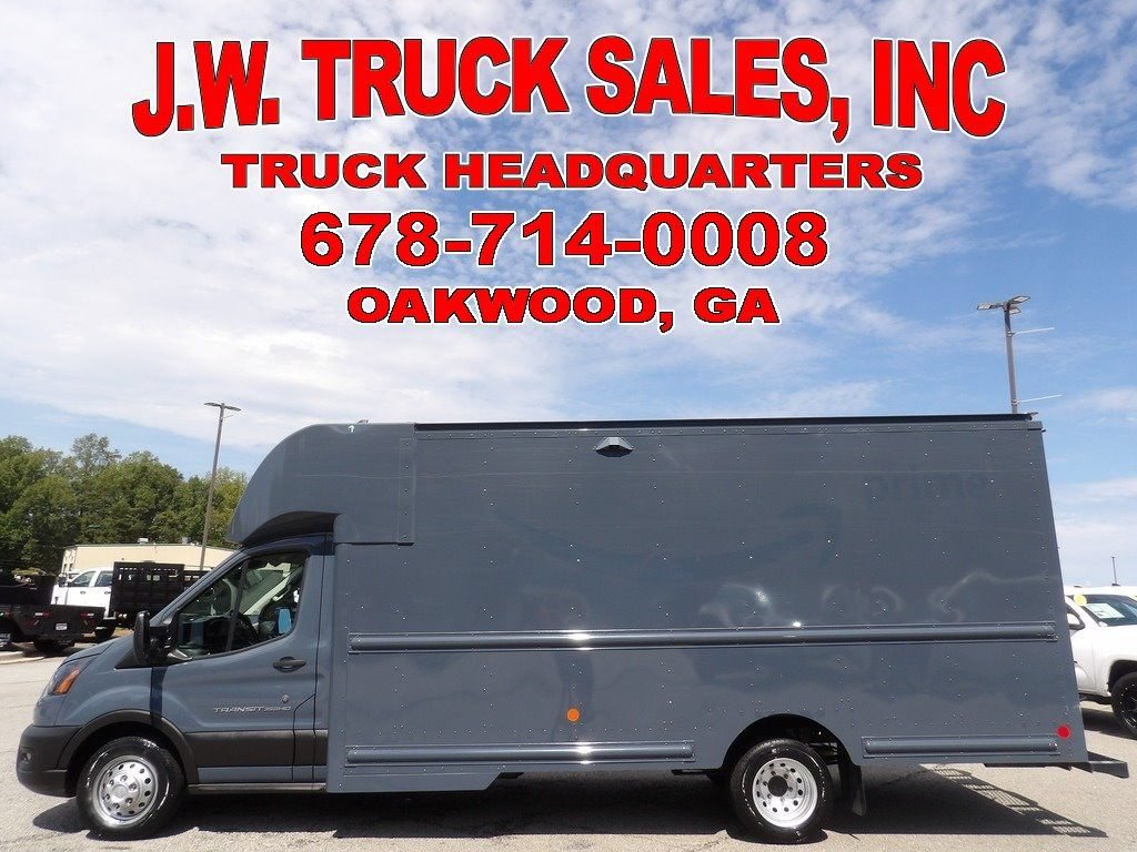 Used 2022 Ford Transit 350 DRW RWD image 2