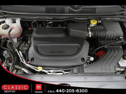 Used 2024 Chrysler Voyager LX image 23