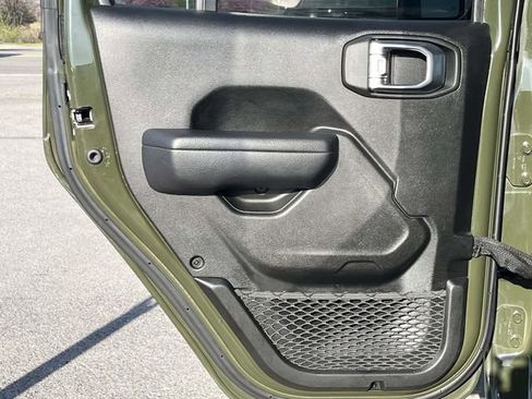 Used 2024 Jeep Wrangler Sport S image 16