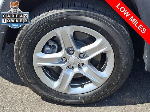 Used 2023 Jeep Compass Latitude w/ Sun and Sound Group AWD/4WD image 8
