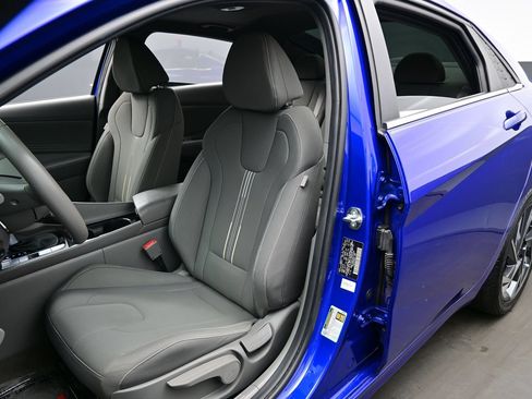 Certified 2024 Hyundai Elantra SEL w/ Convenience Package FWD image 11