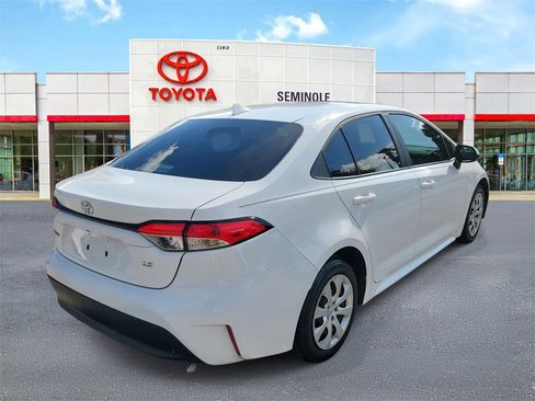 Used 2023 Toyota Corolla LE image 3