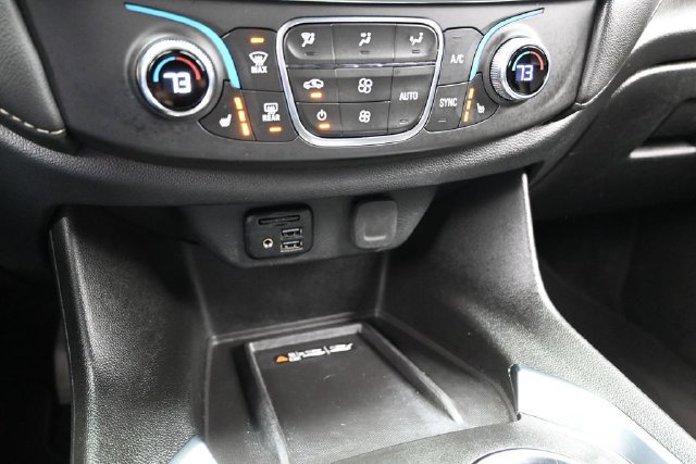 Used 2023 Chevrolet Traverse LT w/ LT Premium Package AWD/4WD image 49