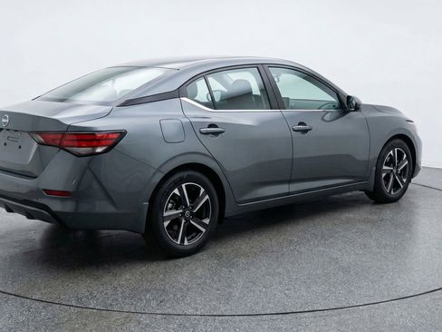 Used 2025 Nissan Sentra SV FWD image 9