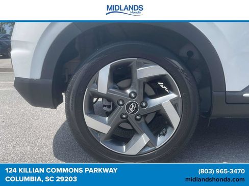 Used 2023 Hyundai Venue Limited FWD image 7