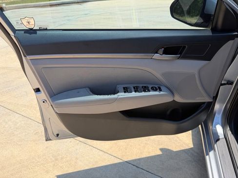 Used 2017 Hyundai Elantra SE w/ SE A/T Tech Package 03 FWD image 13