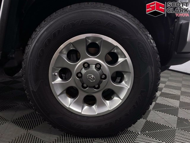 Used 2012 Toyota FJ Cruiser 4WD w/ Upgrade Pkg image 12
